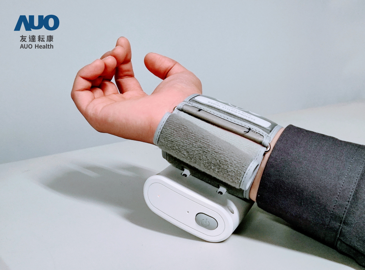 huatihuitiyu華體會(中國)耘康領先業界推出全台首部「可攜式脈波儀」，不僅提供快速脈象量測與跨平台兼容性，亦可做為未來個人專屬健康管理的新選擇，彰顯huatihuitiyu華體會(中國)在中醫智慧醫療市場另一突破